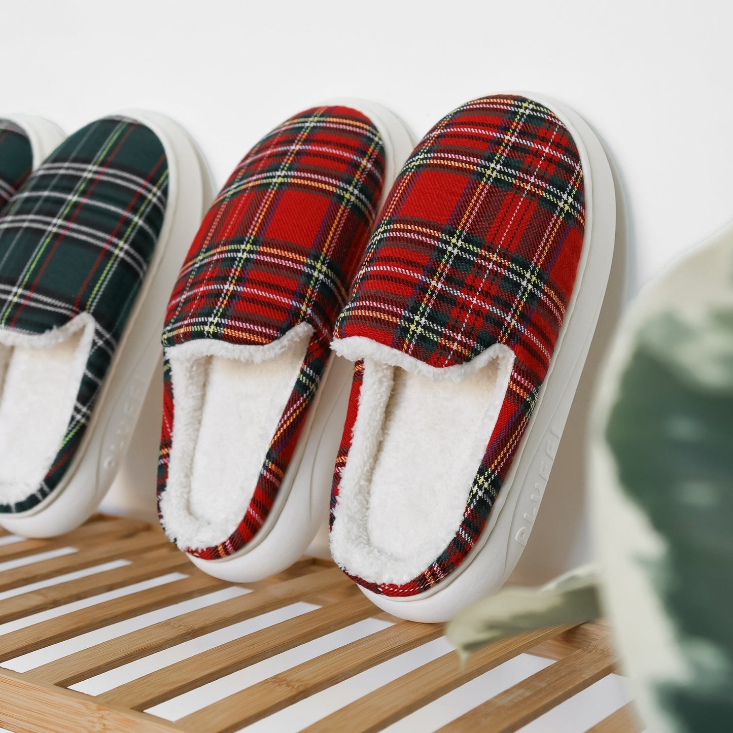 Pluffi Hausschuhe – Plaid Edition