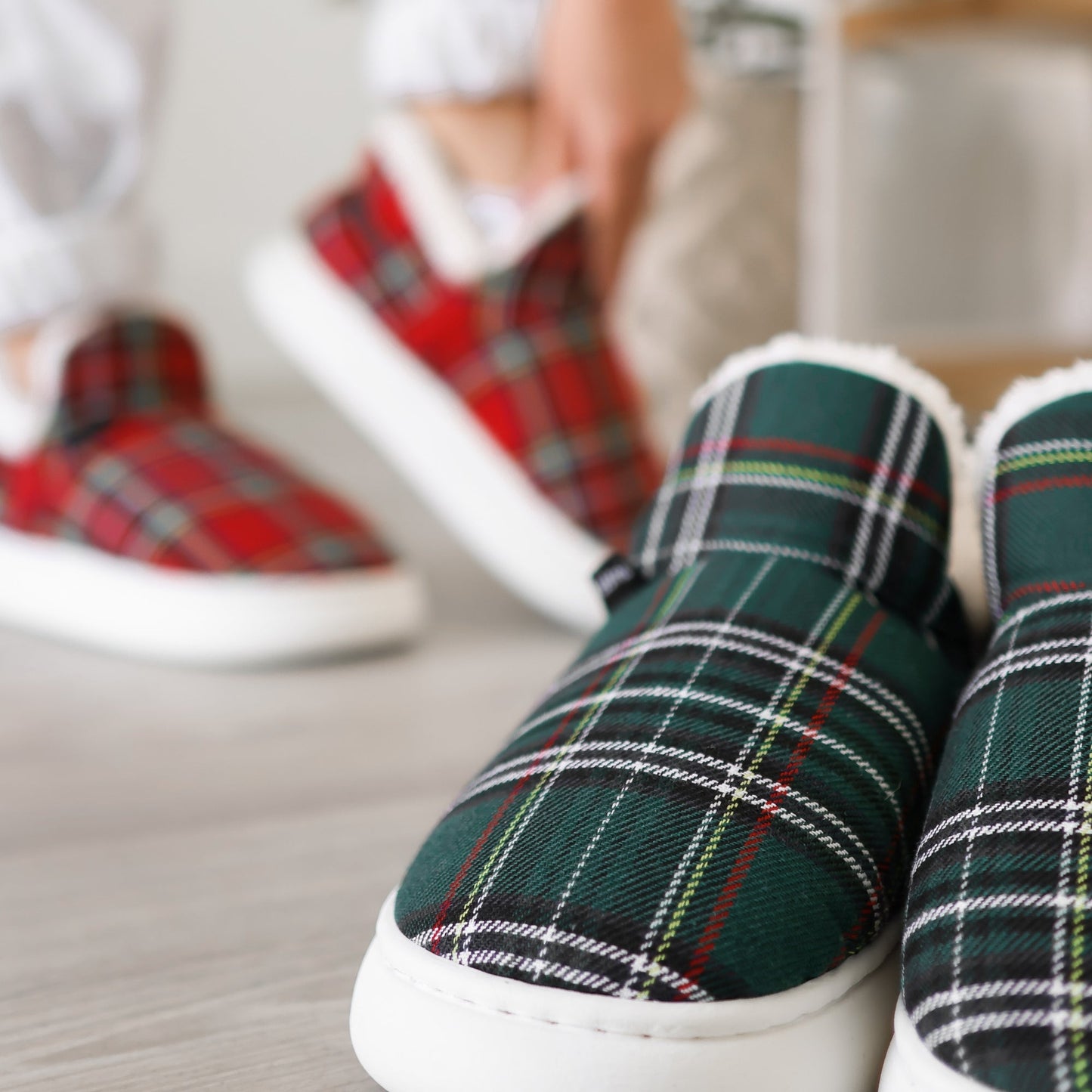 Pluffi Hausschuhe – Plaid Edition
